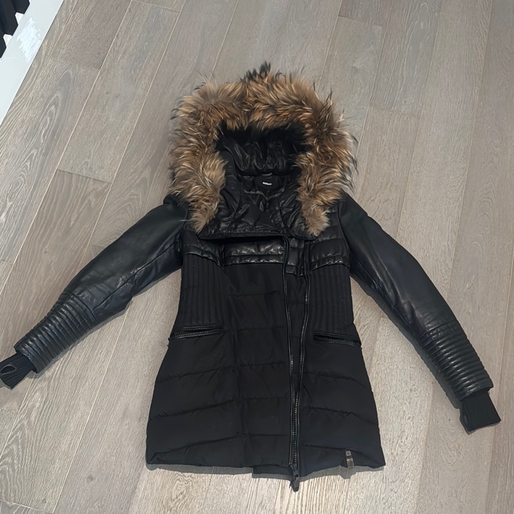 RUDSAK Women's Black Fur-Trimmed Jacket